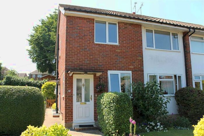 2 Bedroom Maisonette To Rent In Lances Close, Meopham, Gravesend, DA13