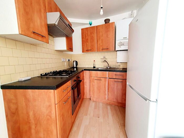 2 Bedroom Flat To Rent In Green Lanes, Stoke Newington, N16
