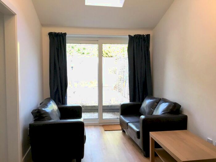 6 Bedroom Property To Rent In Princes Way, Canterbury, CT2