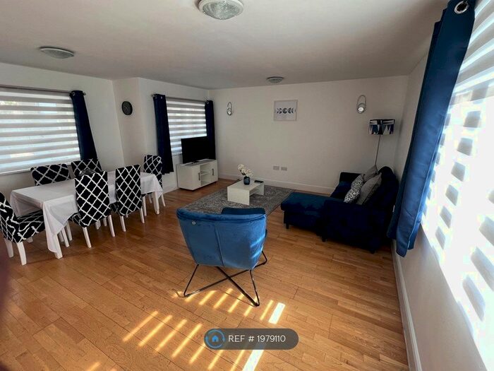 3 Bedroom End Of Terrace House To Rent In St. Nicholas Court, Ipswich, IP1