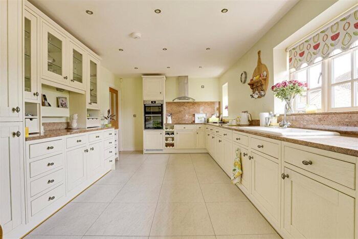 2 Bedroom Cottage For Sale In Adbolton Lane, West Bridgford, Nottinghamshire, NG2