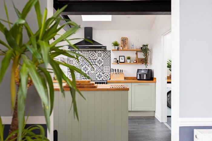 3 Bedroom Semi Detached House For Sale In Wingfield Road, Bedminster, BS3