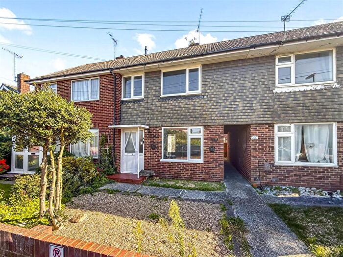 3 Bedroom Terraced House For Sale In Hampton Fields, Littlehampton, BN17