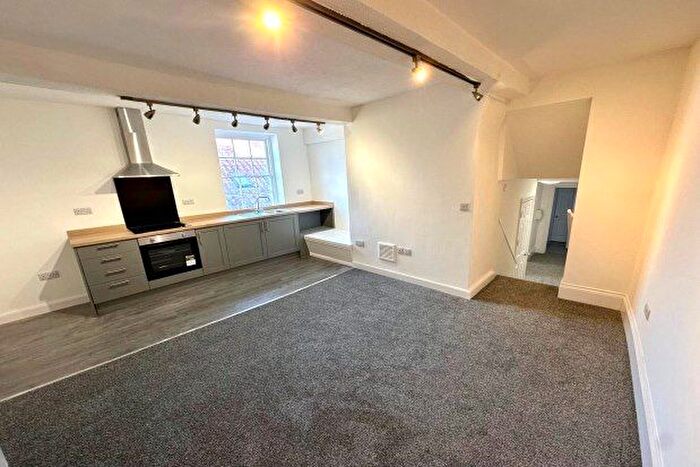 2 Bedroom Property To Rent In Queens Head Court, Newark, NG24