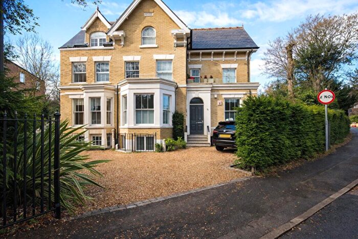 4 Bedroom Apartment To Rent In Fox Hill, London, SE19