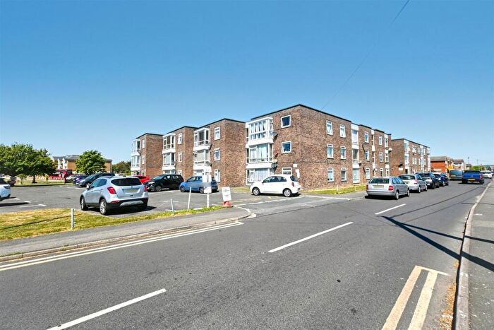 2 Bedroom Flat For Sale In Eastern Esplanade, Canvey Island, SS8