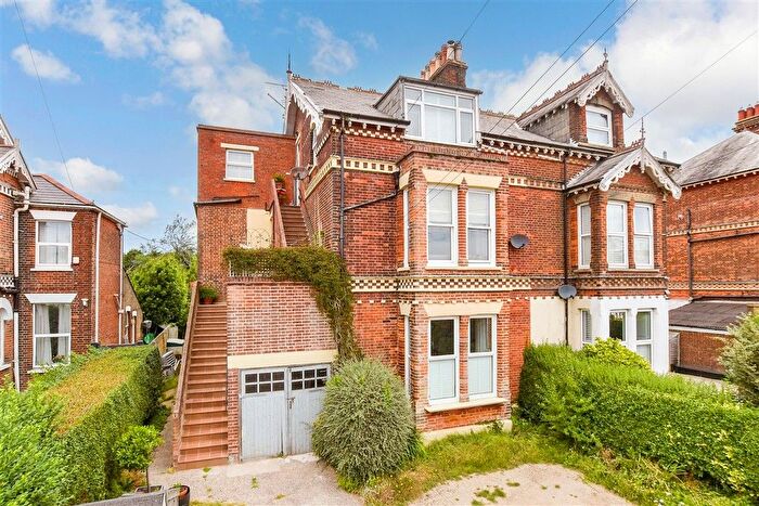 2 Bedroom Flat For Sale In London Road, Deal, Kent, CT14