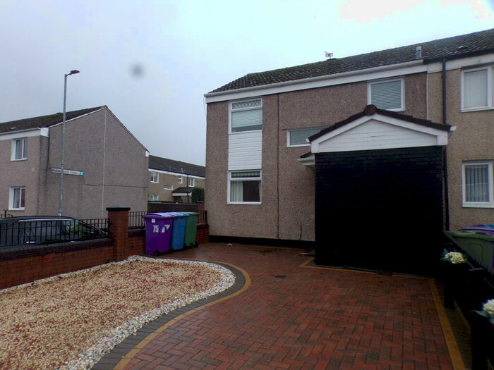3 Bedroom House To Rent In Dignum Mead, L27