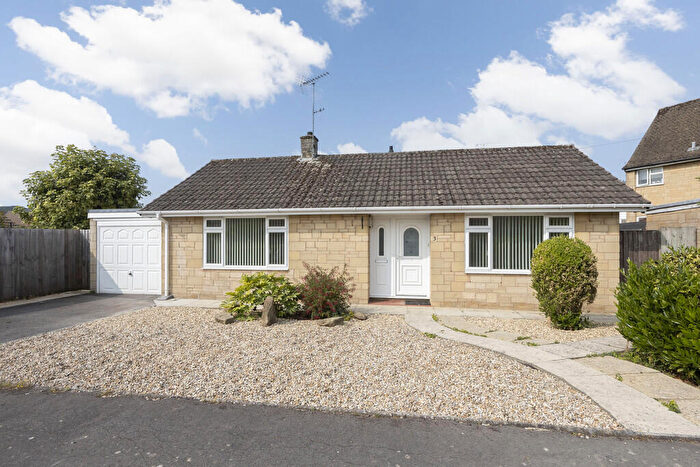 2 Bedroom Detached Bungalow To Rent In Stancombe View, GL54