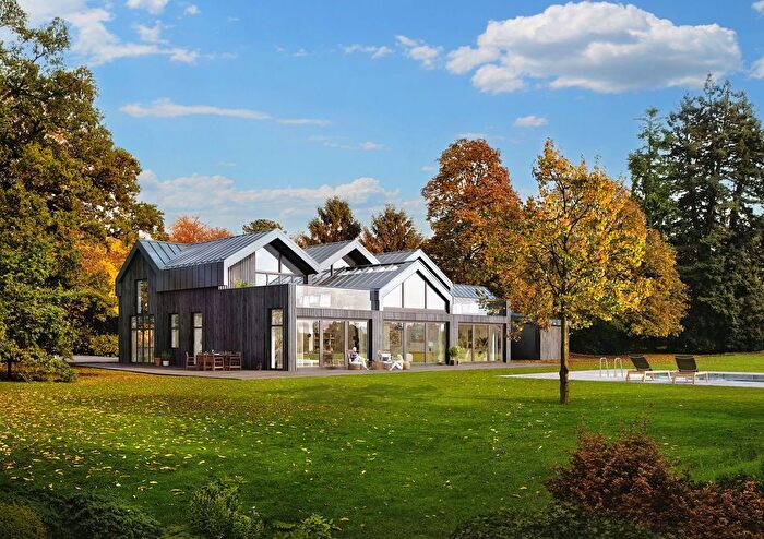 5 Bedroom Detached House For Sale In Stratford Road, Whaddon, MK17