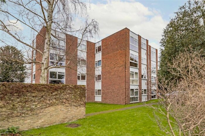 1 Bedroom Flat To Rent In Tudor Court, Park Road, Teddington, TW11
