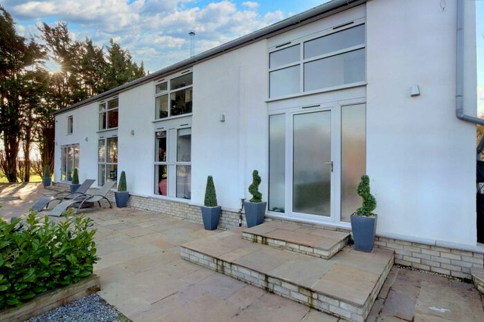 5 Bedroom Detached House For Sale In Fyfield Road, Ongar, CM5