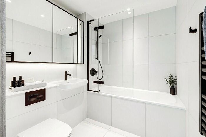 1 Bedroom Apartment For Sale In Consort Place, Manilla Street, London, E14
