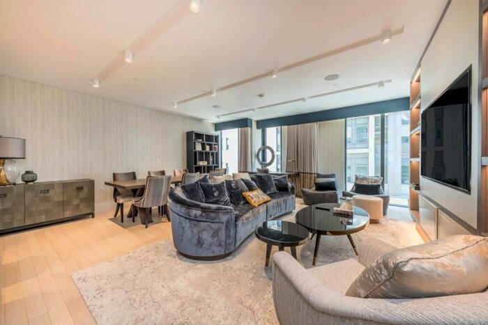 2 Bedroom Flat To Rent In Cork Street, Mayfair, London, W1S