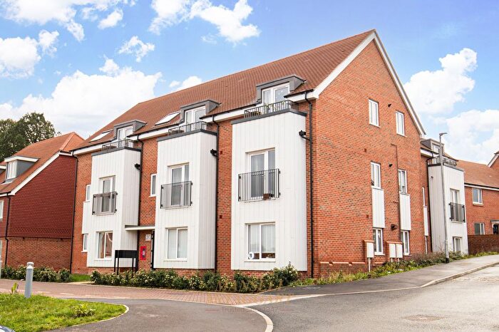 2 Bedroom Flat For Sale In Butlers Way, East Grinstead, RH19