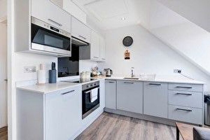 2 Bedroom Flat To Rent In Kings Road, Reading, RG1