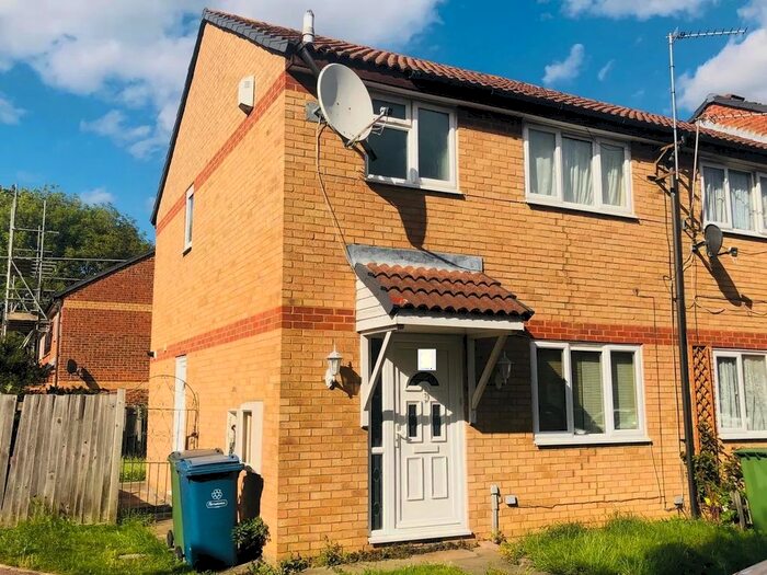 3 Bedroom Semi-Detached House To Rent In Daintry Close, Harrow, HA3