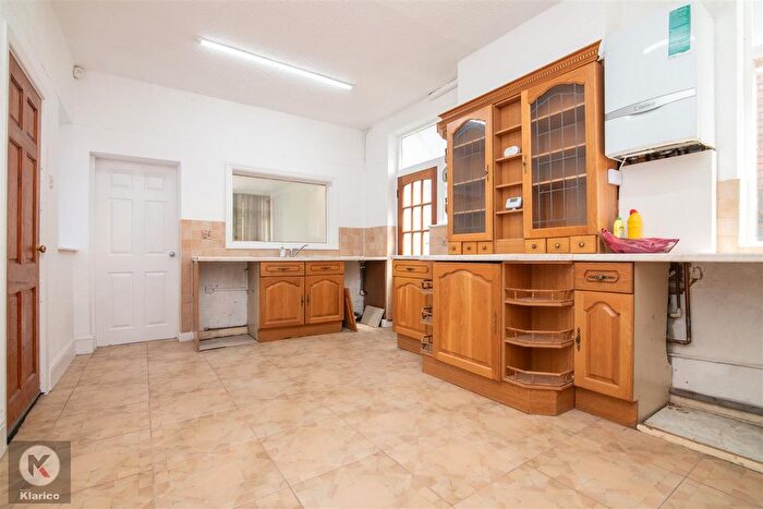 4 Bedroom Semi-Detached House To Rent In Southam Road, Birmingham, B28