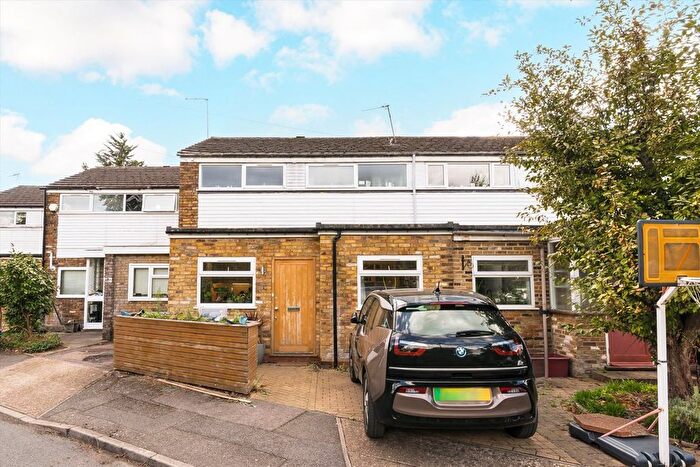 3 Bedroom Property To Rent In Ernest Gardens, Chiswick, W4