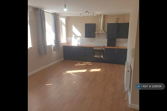 1 Bedroom Flat To Rent In Commercial Road, Llanhilleth, Abertillery, NP13