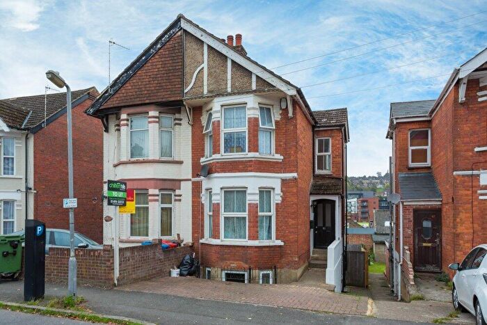 5 Bedroom Semi Detached House To Rent In Roberts Road, HP13