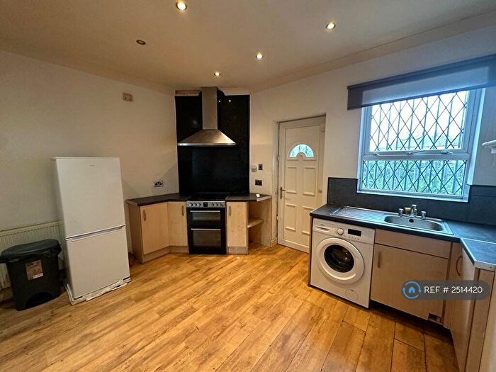 3 Bedroom Terraced House To Rent In Whingate, Leeds, LS12
