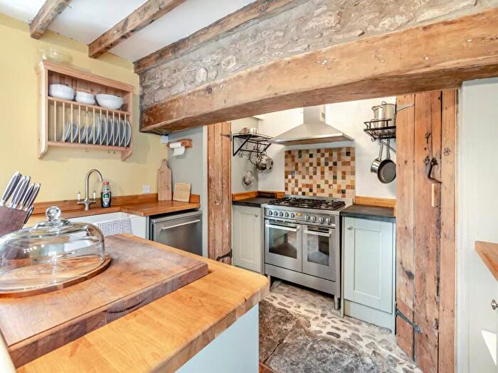 5 Bedroom Semi-Detached House For Sale In Upper Thornton, Milford Haven, Pembrokeshire, SA73