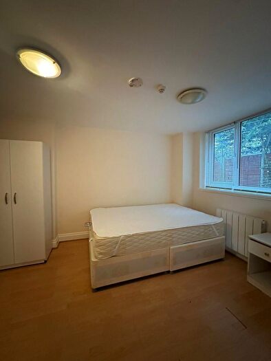 2 Bedroom Bungalow To Rent In Alton Gardens, Luton, LU1