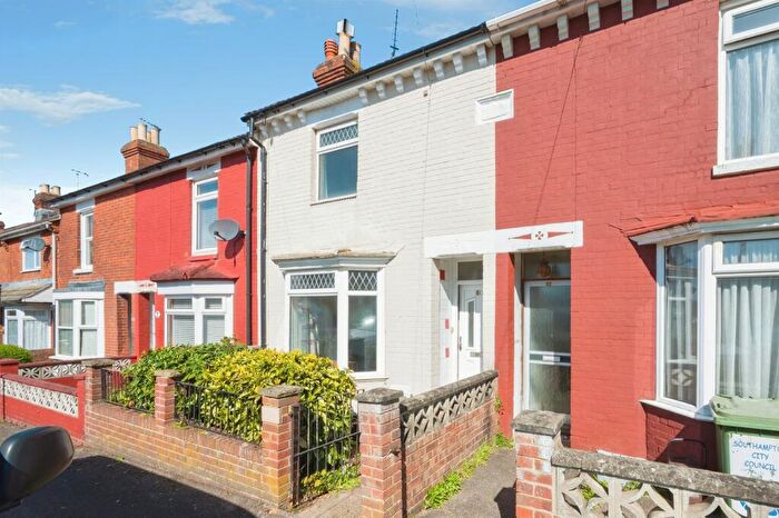 2 Bedroom Terraced House For Sale In Beech Road, Southampton, SO15