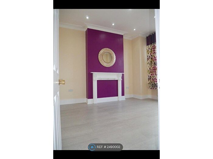 3 Bedroom Maisonette To Rent In Tynemouth Road, Mitcham, CR4