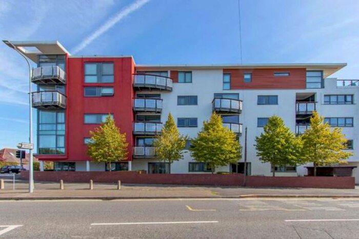 2 Bedroom Flat To Rent In Pantbach Road, Rhiwbina, Cardiff CF14