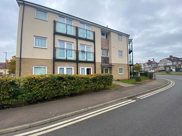 2 Bedroom Apartment To Rent In The Cedars, Broxbourne, EN10