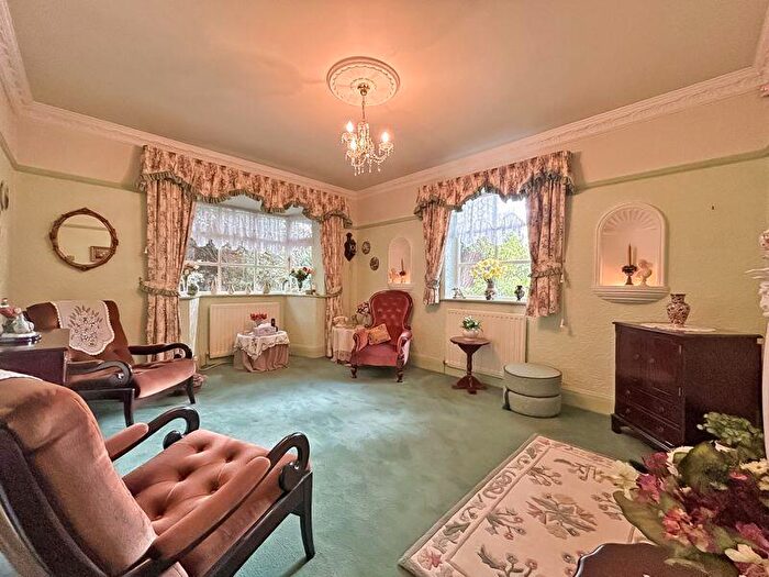 3 Bedroom Detached Bungalow For Sale In Bustleholme Avenue, West Bromwich, B71