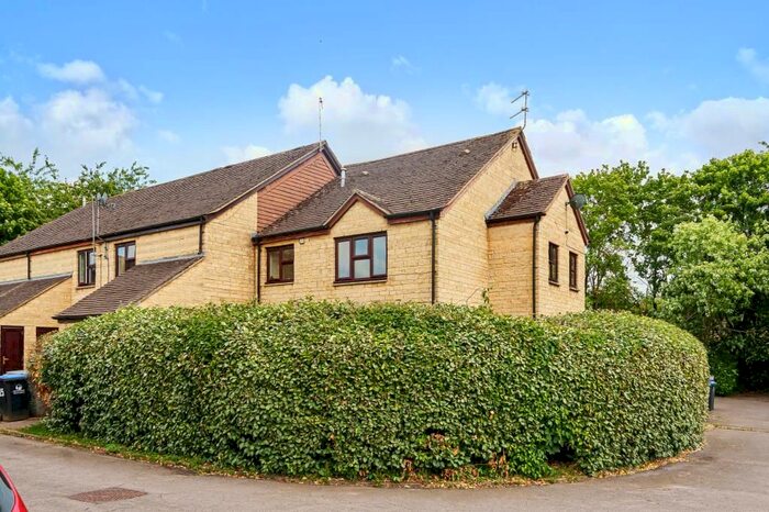 Studio To Rent In Cogges, Witney, OX28