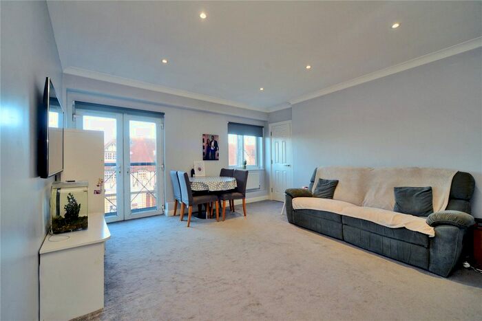 1 Bedroom Flat To Rent In High Street, Banstead, Surrey, SM7
