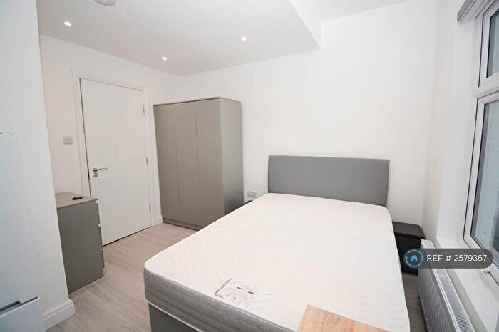 Studio To Rent In Crownfield Road, London, E15