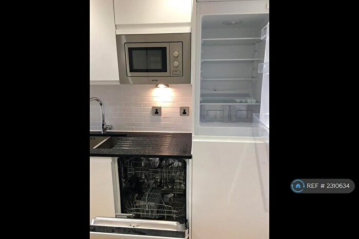 1 Bedroom Flat To Rent In Garrard House, Reading, RG1