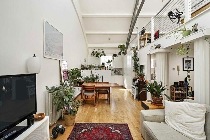 1 Bedroom Flat To Rent In Institute Place, Hackney Central, E8