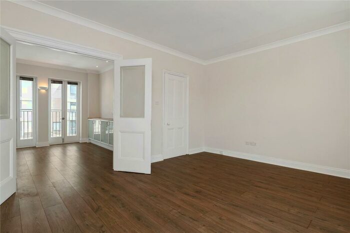 2 Bedroom Apartment To Rent In Paget Street, London, EC1V