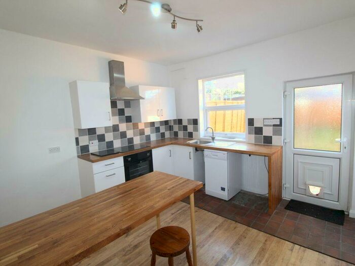 2 Bedroom Terraced House To Rent In Sanforth Street, Chesterfield, Derbyshire, S41
