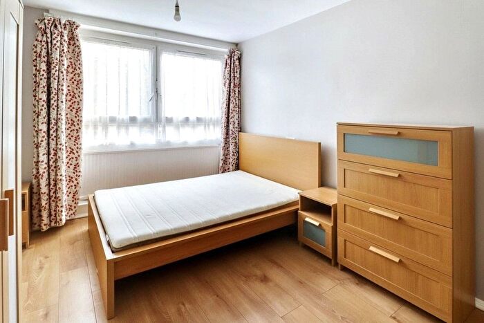 3 Bedroom Flat To Rent In Simmons House, Sussex Way, Holloway, London, N7