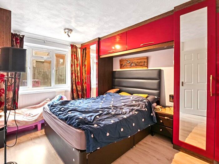 3 Bedroom Flat To Rent In Lowe Avenue, London, E16