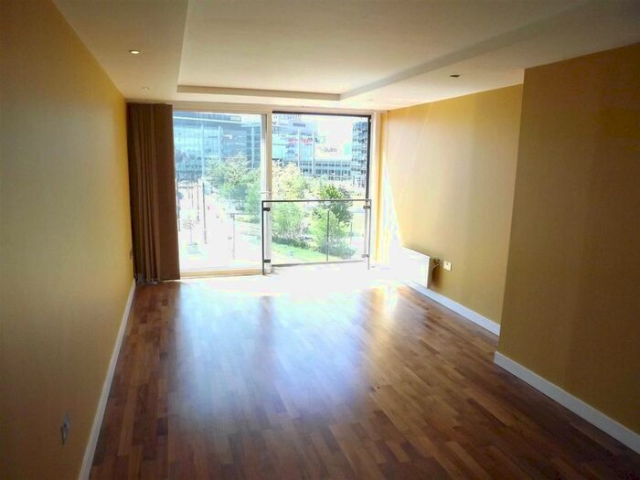 2 Bedroom Flat To Rent In The Quays, Salford, M50