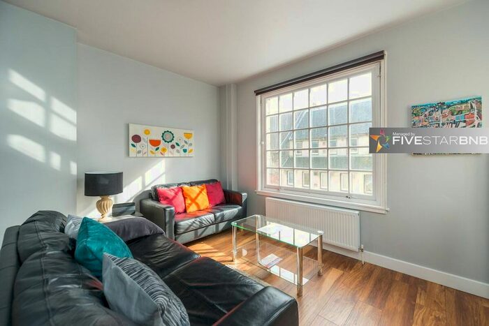 2 Bedroom Flat To Rent In Canongate, Edinburgh, EH8