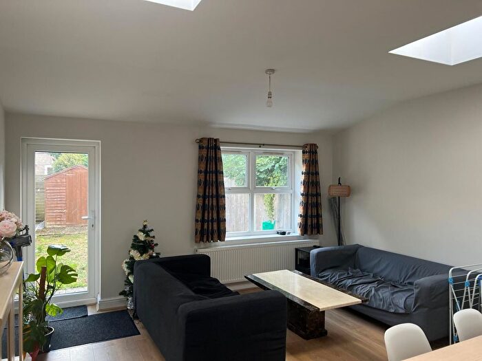 5 Bedroom Terraced House To Rent In Pitcairn Road, Mitcham, CR4