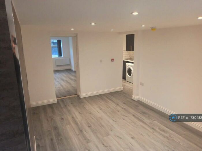 1 Bedroom Flat To Rent In Sefton Avenue, Leeds, LS11