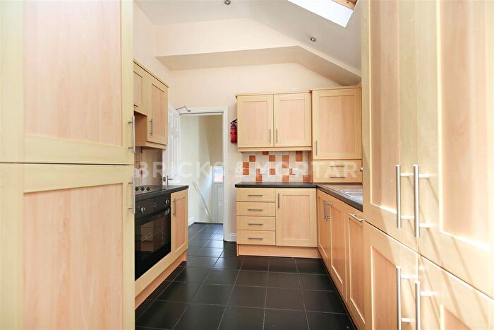 5 Bedroom Maisonette To Rent In Lavender Gardens, Jesmond, Newcastle Upon Tyne, NE2