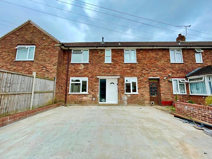 Studio To Rent In Northbourne Road, Gillingham, Kent, ME8