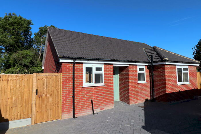 2 Bedroom Bungalow To Rent In Jaywick Lane, CO16