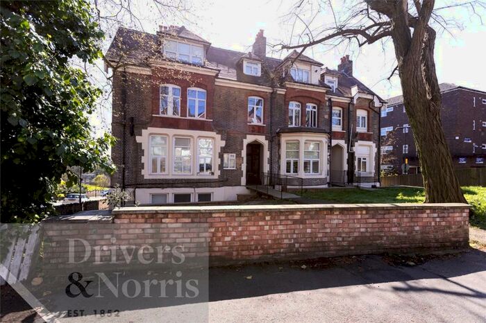Apartment To Rent In Mount View Road, Crouch End, London, N4